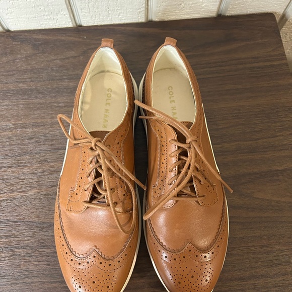 Cole Haan Zerogrand Meritt Wing Tip Oxfords, size 8. - Picture 7 of 10